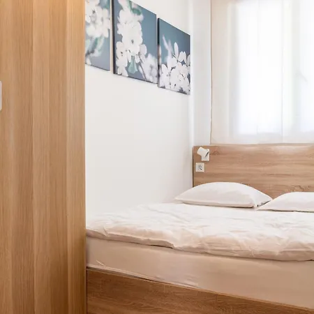 Point Apartment